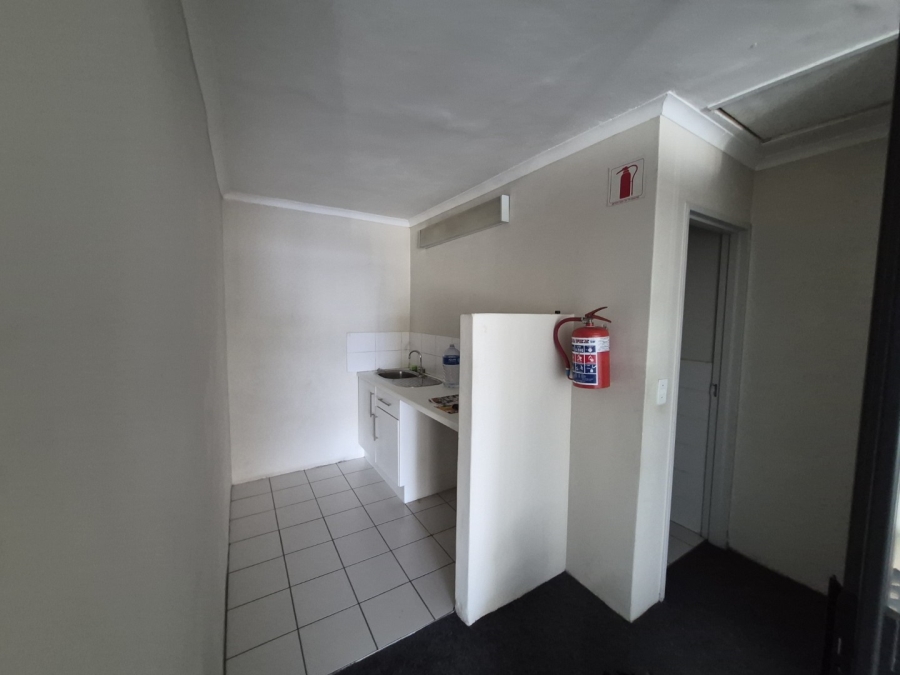To Let Commercial Property for Rent in Maitland Western Cape